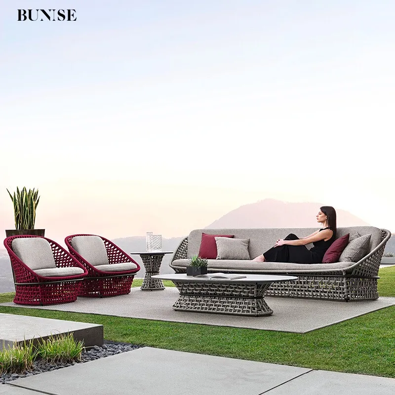 8467fe4a36cd0ef48a6972c3789094fa.jpg P83 - Image 1