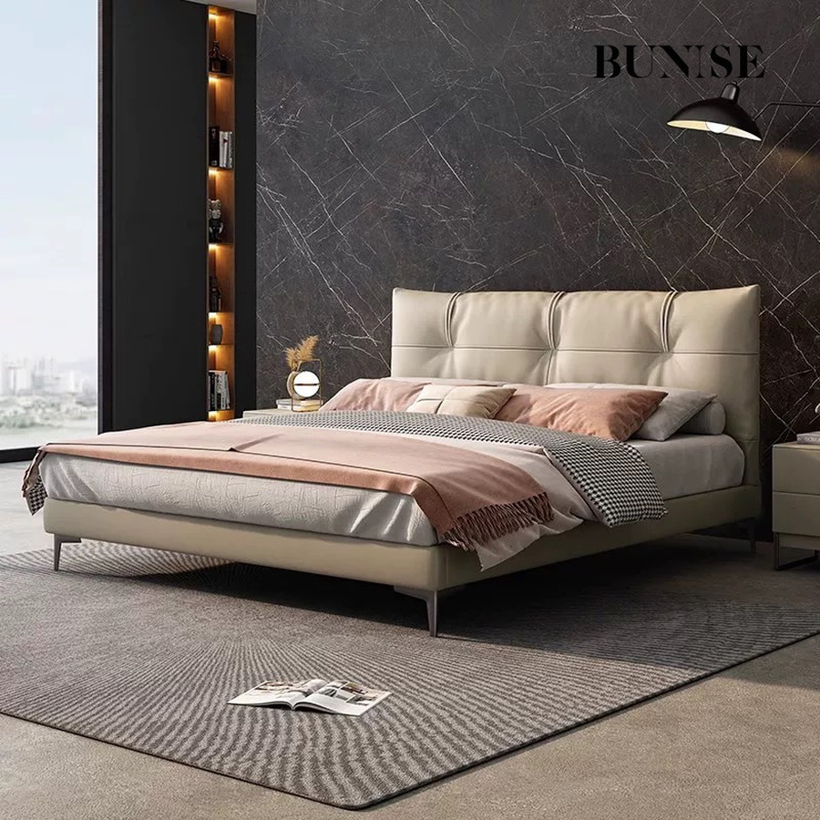 bunise-61780-bunise--e0-b9-80-e0-b8-95-e0-b8-b5-e0-b8-a2-e0-b8-87-e0-b8-99-e0-main-900-021170 H2010 bed with a cream upholstered headboard and slim dark legs in a bedroom