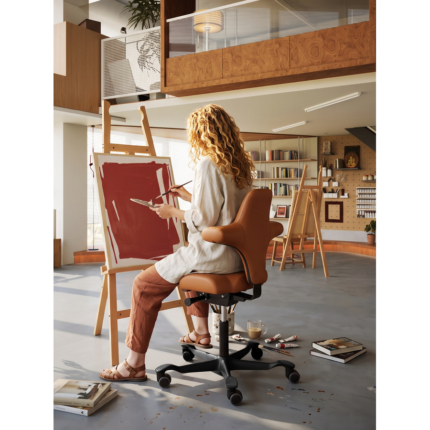Bunise Arco leather executive chair with a wraparound backrest and contoured seat