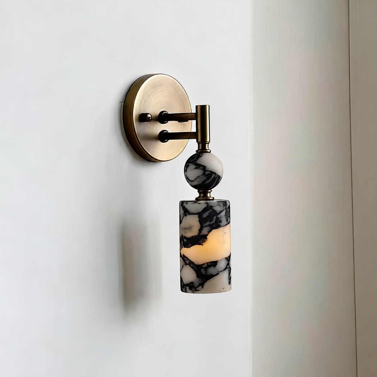 Luxury Stone Dark finish of the Veyra wall lamp