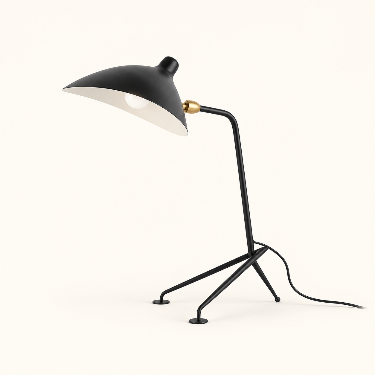 Nera Tripod Table Lamp